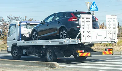 レッカー車による車の引取り